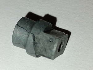 Bachmann HO locomotive - Broken Coupler