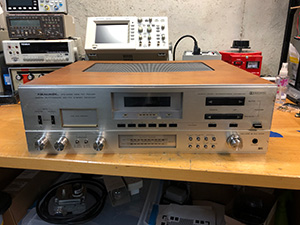 Realistic STA-2200 Digitally Synthesized AM/FM Stereo Receiver
